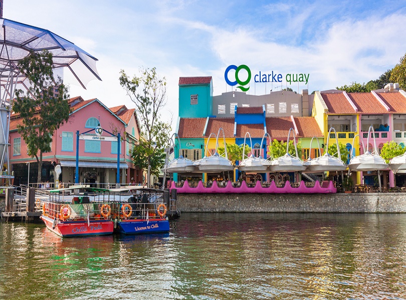 A STROLL ON CLARKE QUAY AND BOAT QUAY