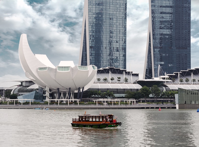 ENJOY A CRUISE RIDE ON SINGAPORE RIVER