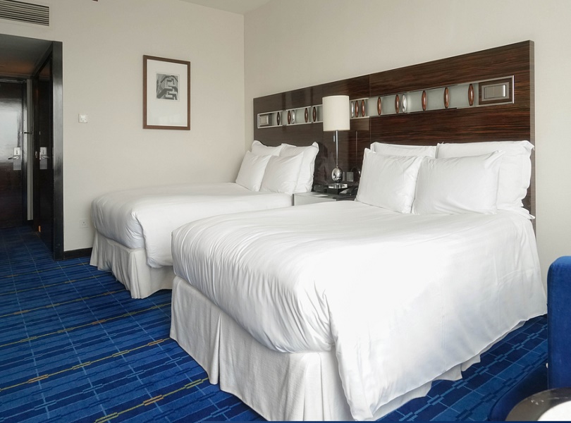 Room,In,Hotel,,Twin,Bed,Room,,Hotel,Room.,Window,Light.