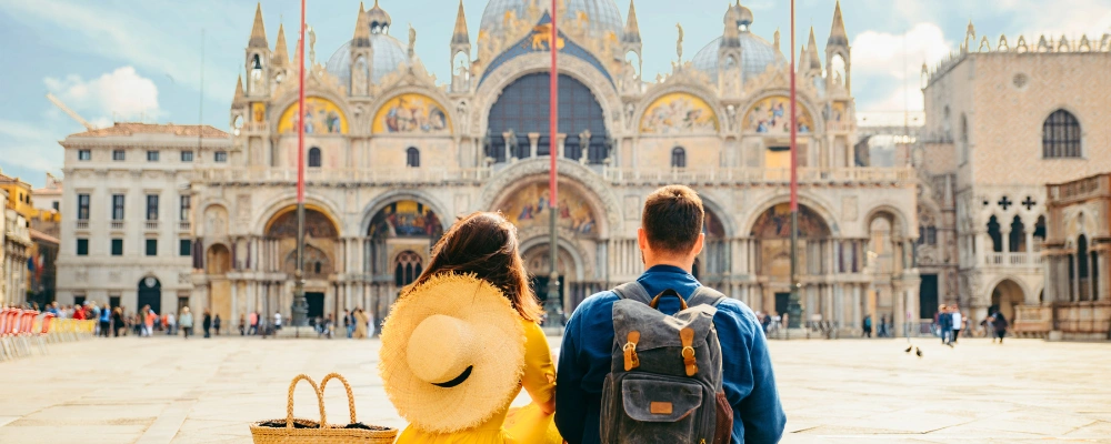 Venice Holiday Travel Guide_ Your Ultimate Journey to La Serenissima